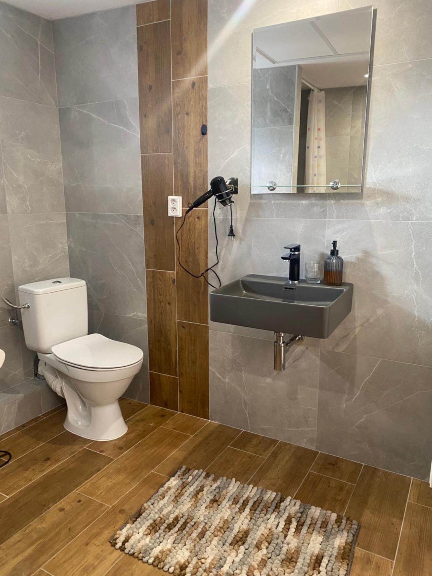 Apartman Velicka Vinaren โปปรัด ภายนอก รูปภาพ