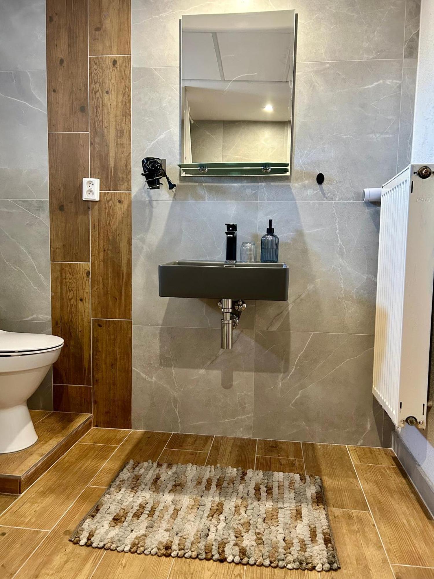 Apartman Velicka Vinaren โปปรัด ภายนอก รูปภาพ