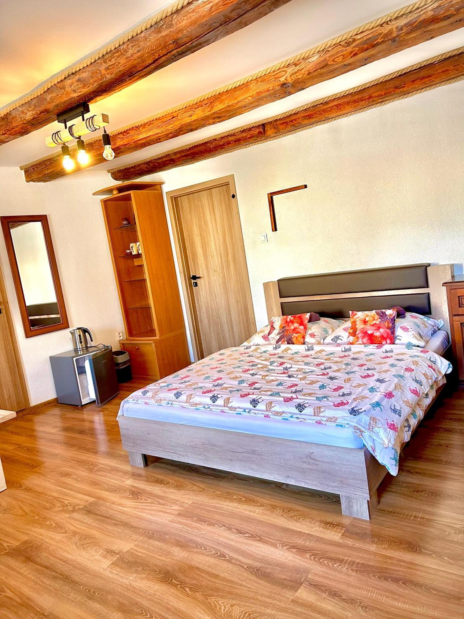 Apartman Velicka Vinaren โปปรัด ภายนอก รูปภาพ
