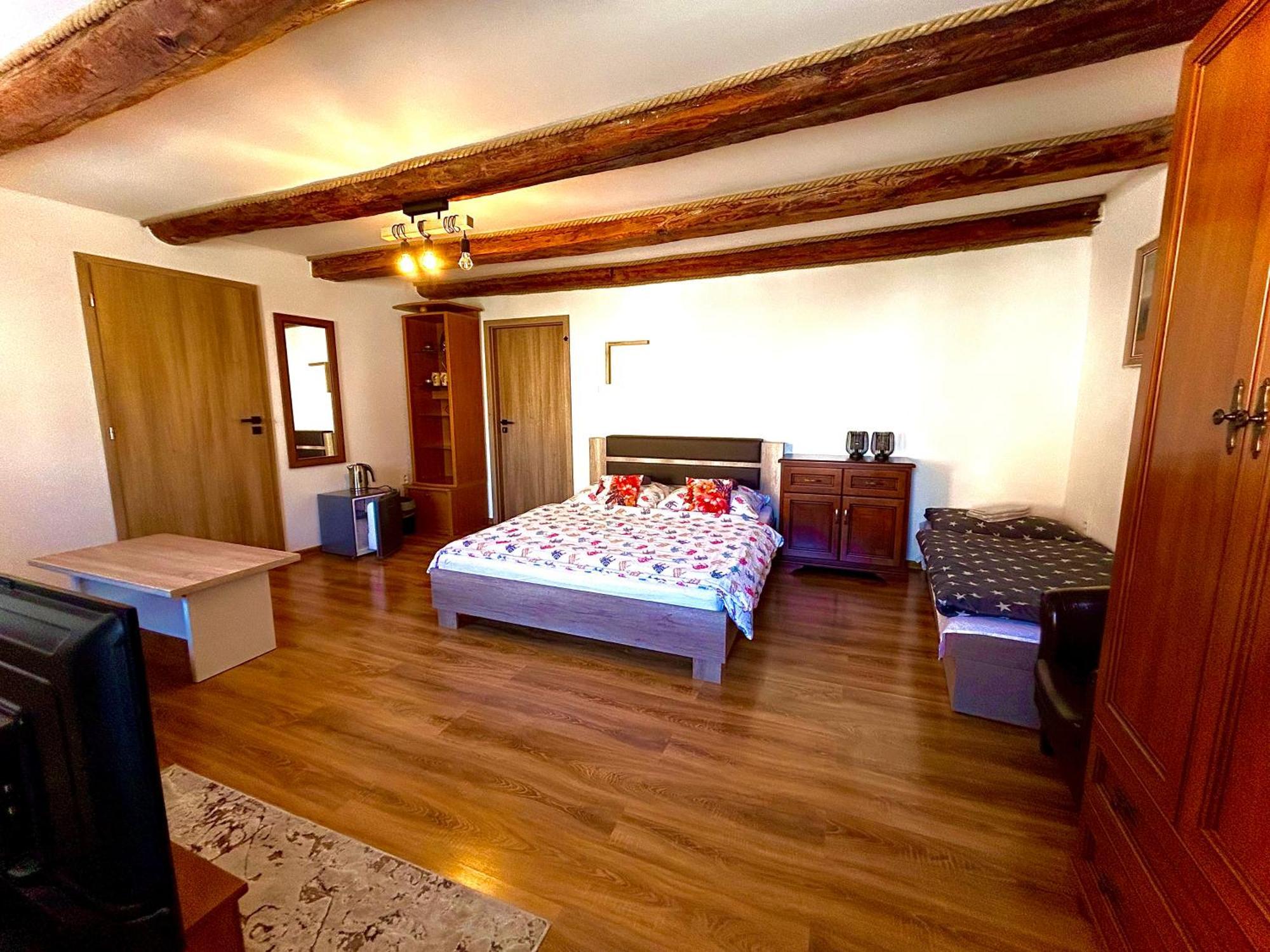 Apartman Velicka Vinaren โปปรัด ภายนอก รูปภาพ